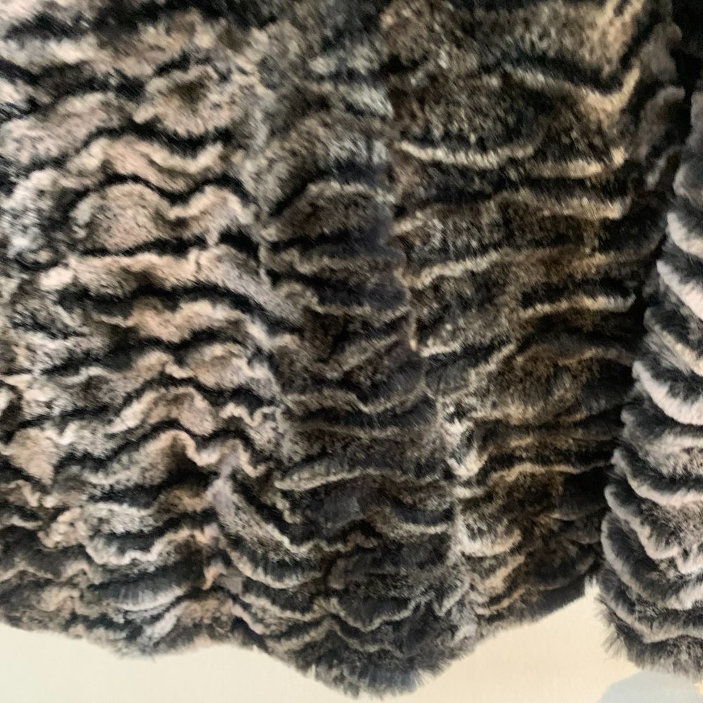 Faux For Coat - Picture 2 of 3